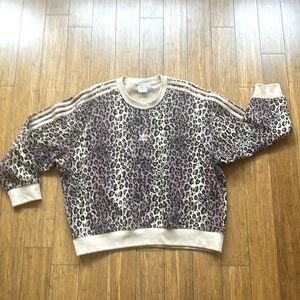 Adidas Leopard 3 Stripe Pullover Sweatshirt like new condition